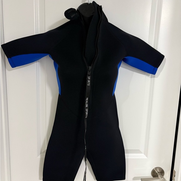 Stylish Black and Blue Short Sleeve Realon Wetsuit - Picture 5 of 6